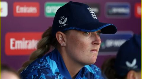 World Cup 2025: इंग्लैंड को लगा तगड़ा झटका, NZ के खिलाफ मैच के बीच बुरी तरह चोटिल हुईं स्टार गेंदबाज