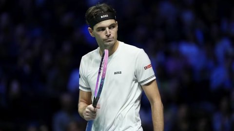 Fritz fires past Vukic, Norrie stuns Alcaraz in Paris