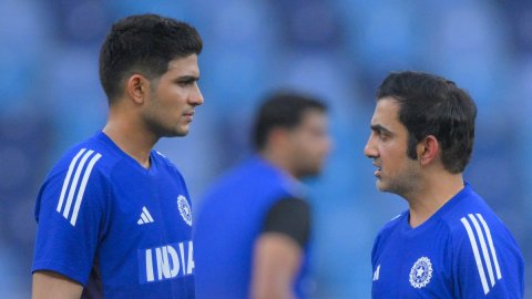 Gill, Gambhir engage in tactical discussion after Perth defeat