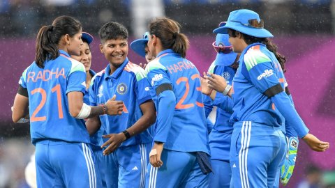 ‘Go for the kill’: Ravi Shastri backs India for Women's WC semi-final vs AUS