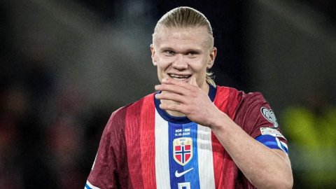 Haaland makes history as Norway rout Israel