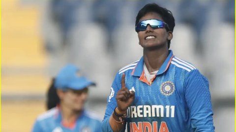 Deepti Sharma सिर्फ एक विकेट चटकाकर रचेंगी इतिहास, Women's ODI में ऐसा करने वाली बनेंगी सिर्फ दूसरी  Deepti Sharma सिर्फ एक विकेट चटकाकर रचेंगी इतिहास, Women's ODI में ऐसा करने वाली बनेंगी सिर्फ दूसरी
