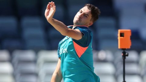 ऑस्ट्रेलिया की टेंशन बढ़ी, पूरी एशेज सीरीज से बाहर रह सकते हैं पैट कमिंस : रिपोर्ट