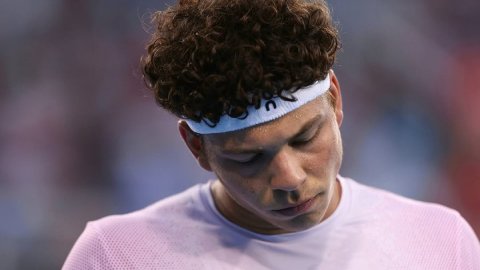 शंघाई मास्टर्स के पहले मैच में बेन शेल्टन की हार