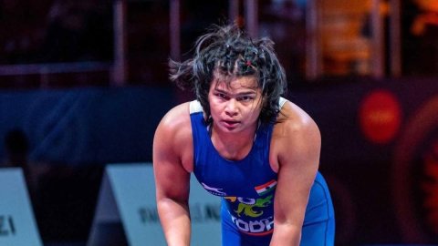 पिता ने बेचे लंगोट, तंगहाली में गुजरा बचपन, संघर्षों से लड़कर चैंपियन बनीं दिव्या काकरान