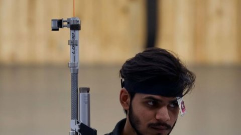 'गोल्डन ब्वॉय' दिव्यांश सिंह पंवार, जो सिर्फ 18 की उम्र में बने वर्ल्ड नंबर-1