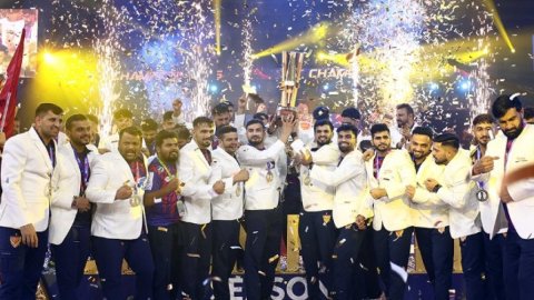 प्रो कबड्डी लीग: दबंग दिल्ली बनी चैंपियन, फाइनल में पुणेरी पल्टन को 31-28 से हराया 