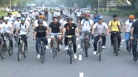 संडे ऑन साइकिल : विश्व शिक्षक दिवस पर खेल मंत्री मनसुख मांडविया ने दिया फिटनेस का संदेश