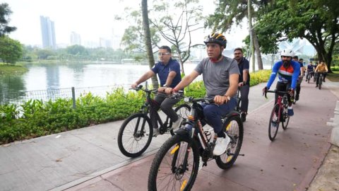 मलेशिया दौरे पर केंद्रीय मंत्री मनसुख मांडविया, टिटिवांगसा पार्क में प्रवासी भारतीयों के साथ साइकिलि