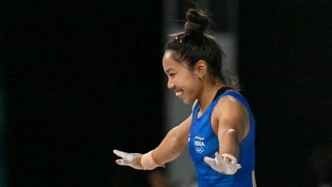 Paris : India's Saikhom Mirabai Chanu during the women's 49kg weightlifting event at Paris Olympics 