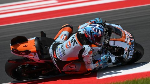 MotoGP 2025: Bezzecchi surges to pole for Grand Prix of Indonesia
