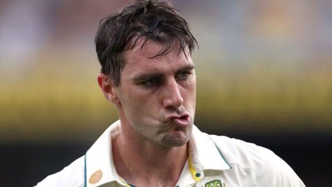 Australia's Cummins Makes Tentative Bowling Return