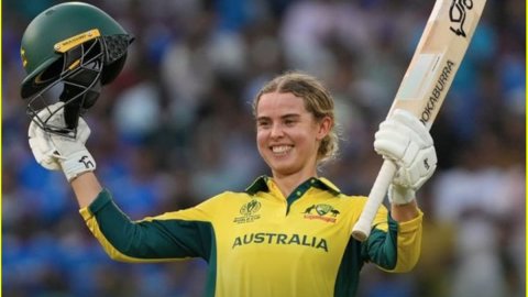 Phoebe Litchfield ने World Cup सेमीफाइनल में शतक ठोककर रचा इतिहास, तोड़ा Mithali Raj का 19 साल पुरान