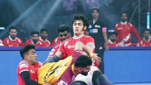 PKL 12: Telugu Titans hold nerve to edge past Gujarat Giants in low-scoring thriller
