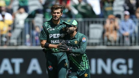 मोहम्मद रिजवान से छिनी गई पाकिस्तान वनडे टीम की कप्तानी, 25 साल का ये खिलाड़ी बना नया कप्तान