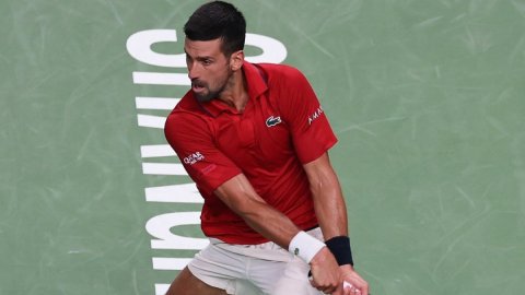 Shanghai Masters: Djokovic battles past Bergs to record 80th Masters 1000 semis
