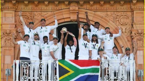 South Africa ने India के खिलाफ टेस्ट सीरीज के लिए की अपनी 15 सदस्यीय स्क्वाड की घोषणा, टीम में लौटा  South Africa ने India के खिलाफ टेस्ट सीरीज के लिए की अपनी 15 सदस्यीय स्क्वाड की घोषणा, टीम में लौटा