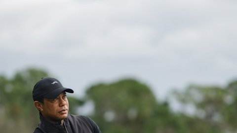 Tiger Woods undergoes disc replacement surgery after experiencing lack of mobility