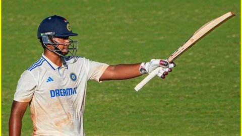 9 चौके, 8 छक्के और 113 रन! Vaibhav Suryavanshi ने ऑस्ट्रेलिया में फिर उठाया तूफान, टेस्ट में 78 गेंद