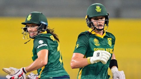Wolvaardt, Brits Guide South Africa To Clinical 10-wicket Win Over Sri Lanka In Rain-hit Clash வோல்வார்ட், பிரிட்ஸ் அதிரடியில் தென் ஆப்பிரிக்கா அபார வெற்றி!