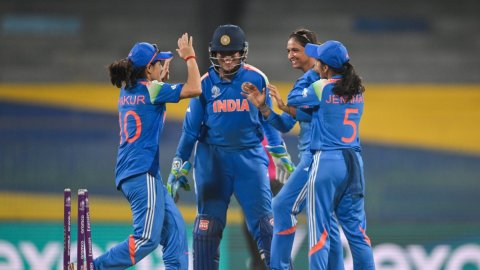 Women’s World Cup: Kranti, Deepti three-fers give India emphatic 88-run win over Pakistan (Ld)