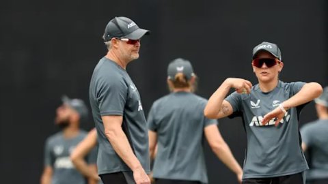 Women's World Cup: New Zealand opt to bowl first against Pakistan, Tahuhu comes in for Illing (Credi Women's World Cup: New Zealand opt to bowl first against Pakistan, Tahuhu comes in for Illing