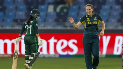 Women's World Cup: Pakistan elect to field as Wareham, Schutt return for Australia