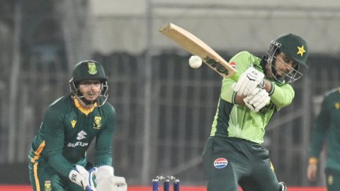 3rd ODI: Pakistan beat South Africa by seven wickets, win series