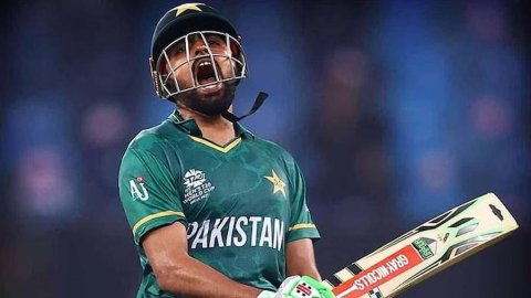 शतक के लिए तरसे Babar Azam, SL के खिलाफ पहले वनडे में फ्लॉप होकर की Virat Kohli के अनचाहे रिकॉर्ड की