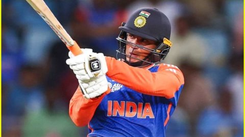 Abhishek Sharma ने होबार्ट में 25 रन बनाकर भी रचा इतिहास, एक साथ तोड़ा Shikhar Dhawan और Ishan Kisha