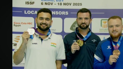 Anish shoots his way to World Championship silver