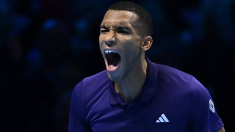 ATP Finals: Auger-Aliassime keeps SF hopes alive with Shelton comeback