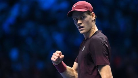 ATP Finals: Defending champion Sinner sinks de Minaur, returns to title match