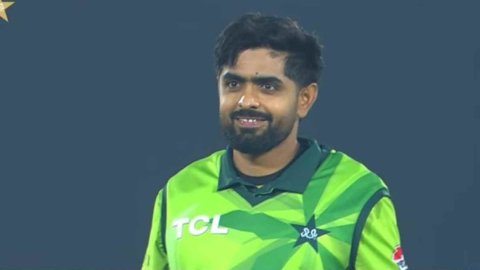 84 पारी और 806 दिन बाद Babar Azam ने जड़ा शतक, ये रिकॉर्ड बनाकर एबी डी विलियर्स को छोड़ा बहुत पीछे