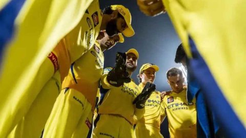 रविंद्र जडेजा-सैम कुरेन के ट्रेड के बाद इन 2 खिलाड़ियों को चेन्नई सुपर किंग्स कर सकती है रिलीज,ऑक्शन