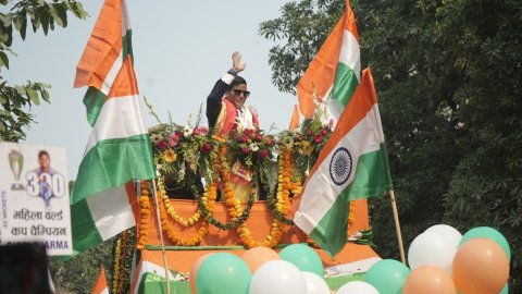 Deepti Sharma gets a hero’s welcome in Agra after World Cup triumph