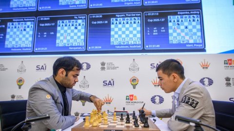 FIDE World Cup: Arjun Erigaisi, Harikrishna register emphatic wins; Gukesh, Pragg draw with black in