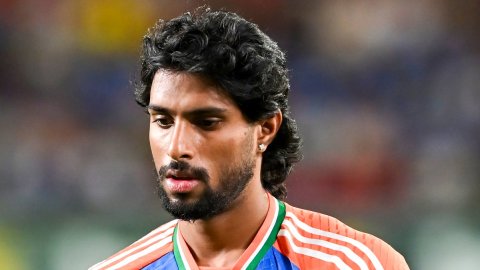 तीसरे वनडे में लड़खड़ाई भारतीय टीम, दक्षिण अफ्रीका 'ए' 73 रन से जीती