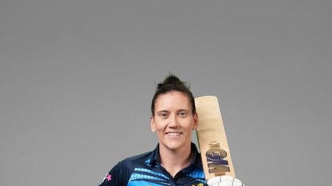 सिडनी थंडर से जुड़ीं एम अर्लोट, पहली बार खेलेंगी डब्ल्यूबीबीएल