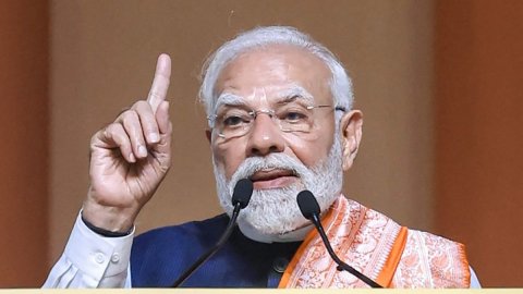  Gokarna: PM Modi Attends 550th-Year Celebrations of the Shree Samsthan Gokarn Partagali Jeevottam M