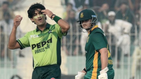 वनडे सीरीज: डिकॉक और प्रिटोरियस की फिफ्टी के बावजूद 263 पर सिमटी दक्षिण अफ्रीका 