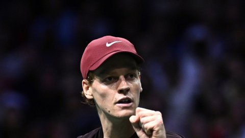 पेरिस मास्टर्स : सिनर ने शेल्टन को हराया, सेमीफाइनल में जगह पक्की