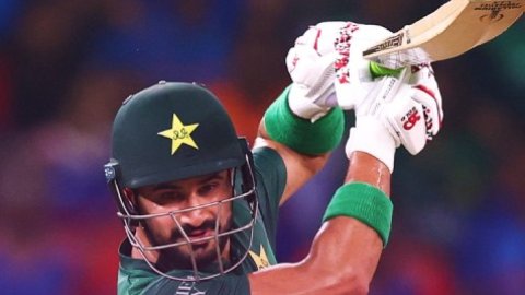 त्रिकोणीय टी20 सीरीज: साहिबजादा फरहान का तूफानी अर्धशतक, पाकिस्तान ने श्रीलंका को 7 विकेट से हराया  