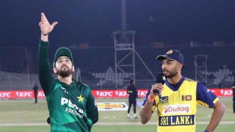 त्रिकोणीय टी20 सीरीज: श्रीलंका की निराशाजनक बल्लेबाजी, पाकिस्तान को जीत के लिए मिला 129 का लक्ष्य 