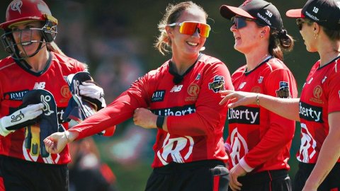 डब्ल्यूबीबीएल : थंडर्स सिर्फ 64 रन पर ढेर, रेनेगेड्स ने लगाया जीत का चौका