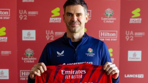 James Anderson signs one-year contract extension with Lancashire