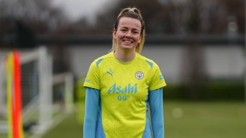 Lauren Hemp returns to England women’s football squad