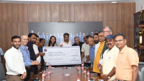 Maharashtra Cricket Association felicitates Smriti Mandhana with Rs 50 lakh award