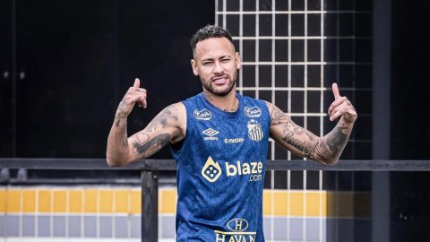 Neymar eyes return after thigh injury