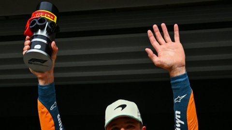 Norris clinches pole position in Sao Paulo Sprint Qualifying